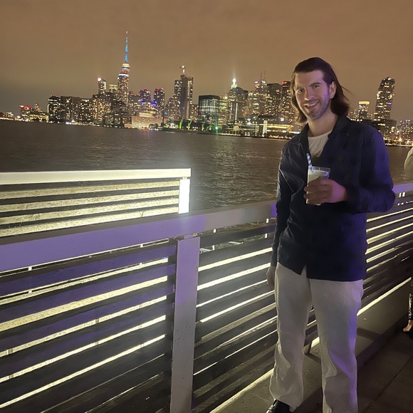 Meet your Posher, Gavin - Picture 1 of 1